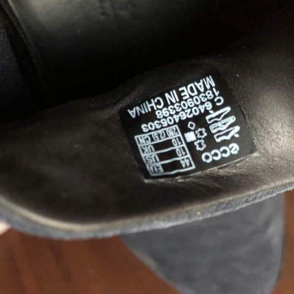 ECCO VITRUS II Suede Boots - Picture 7 of 7